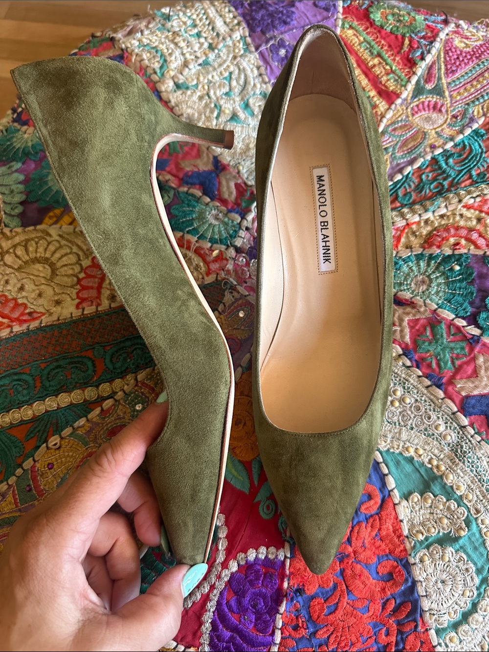 ✨⭐️Manolo Blahnik Olive Green Suede Pointed Toe Pumps